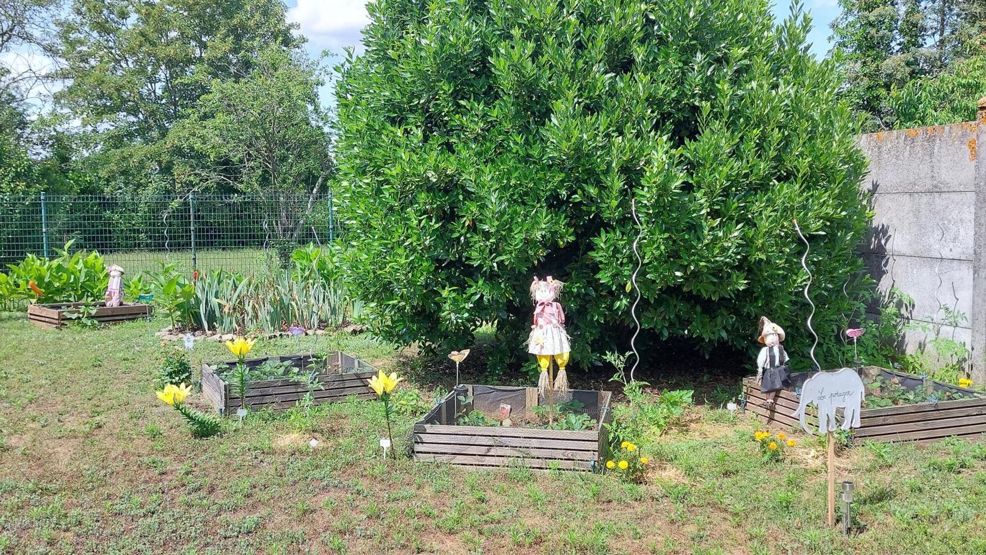 Gite Amanala Poitou Saint-Genest-d'Ambiere Zewnętrze zdjęcie